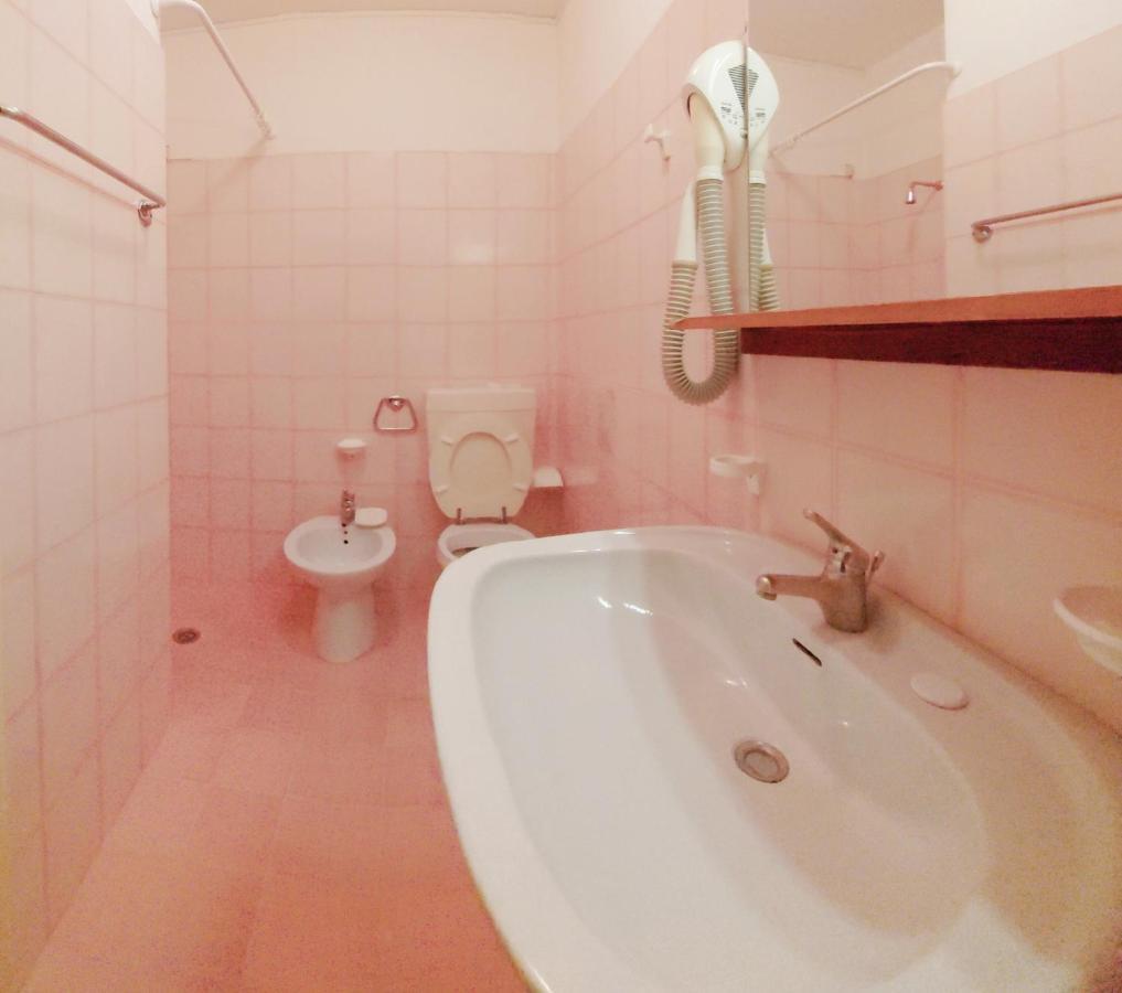 Hotel Trevi Лидо ди Йезоло Екстериор снимка