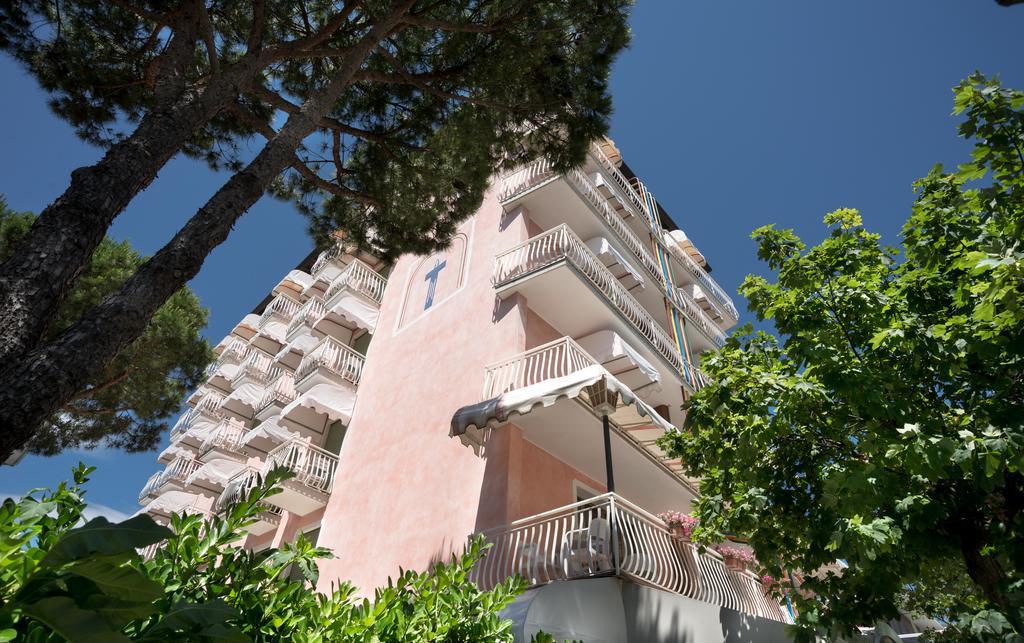 Hotel Trevi Лидо ди Йезоло Екстериор снимка