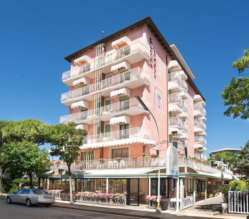 Hotel Trevi Лидо ди Йезоло Екстериор снимка